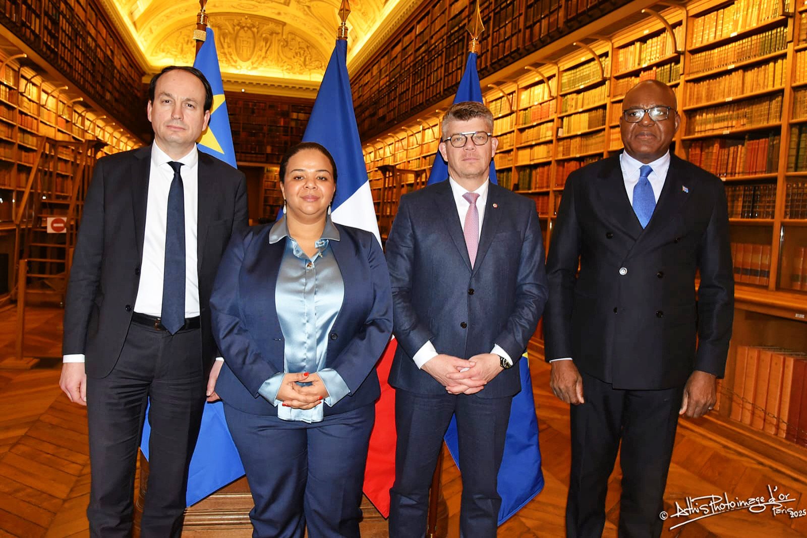 Son Excellence Madame la Ministre d’Etat, Ministre des Affaires Etrangères Thérèse KAYIKWAMBA WAGNER à Paris